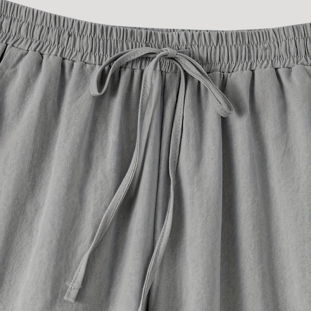 Questa - Lässige knielange Shorts mit Kordelzug und Knöpfen