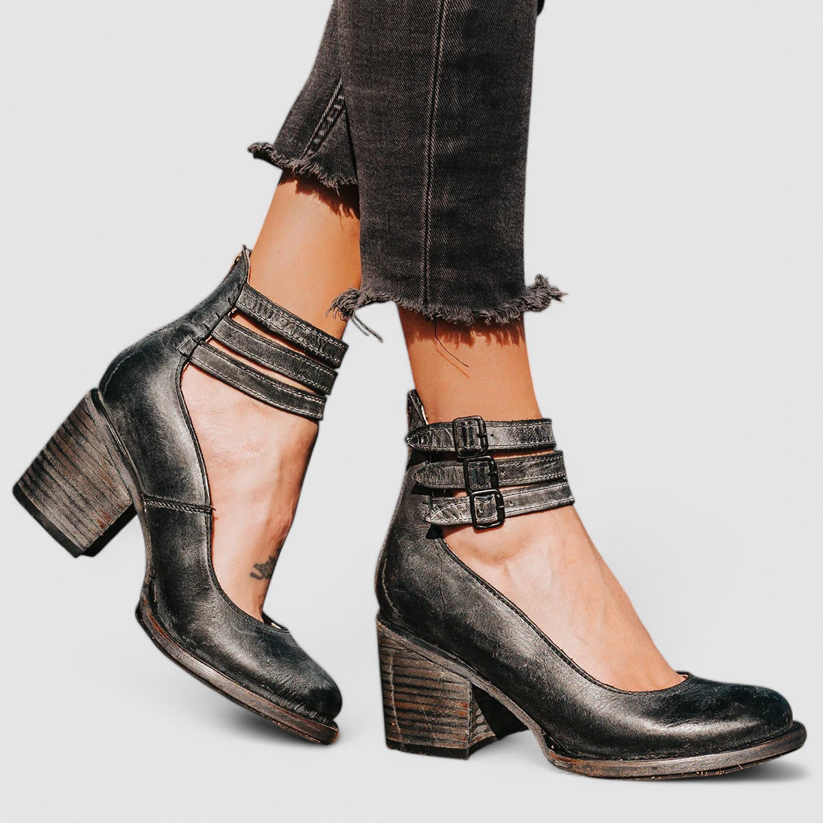 ANNELI - Elegante Knöchelstiefel mit Riemendetail