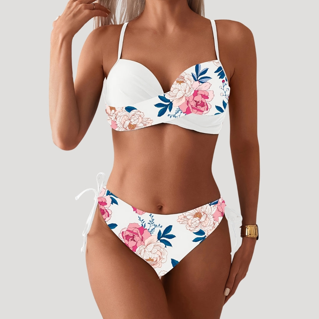 Yvette - Weißes floral gemustertes Wickelbikini-Set