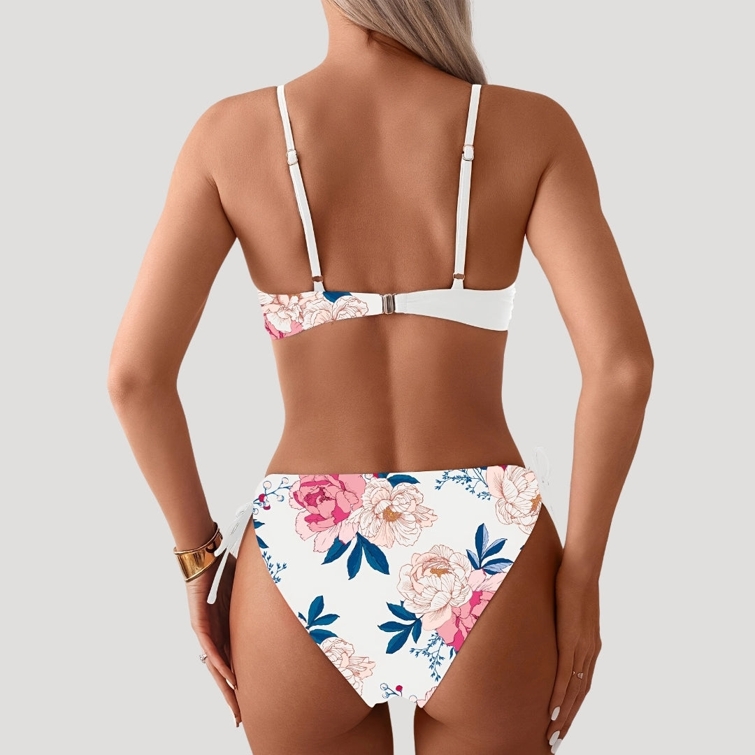 Yvette - Weißes floral gemustertes Wickelbikini-Set