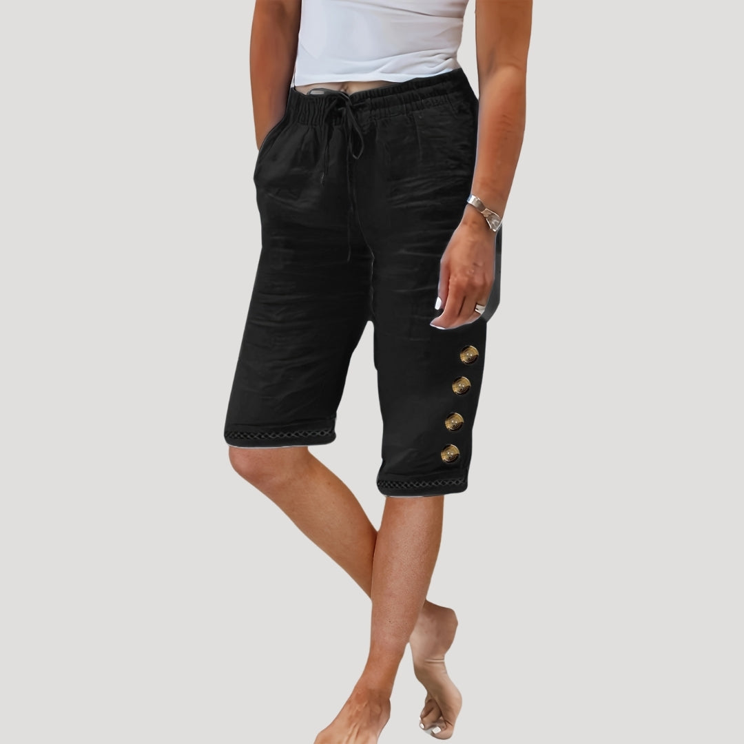 Questa - Lässige knielange Shorts mit Kordelzug und Knöpfen