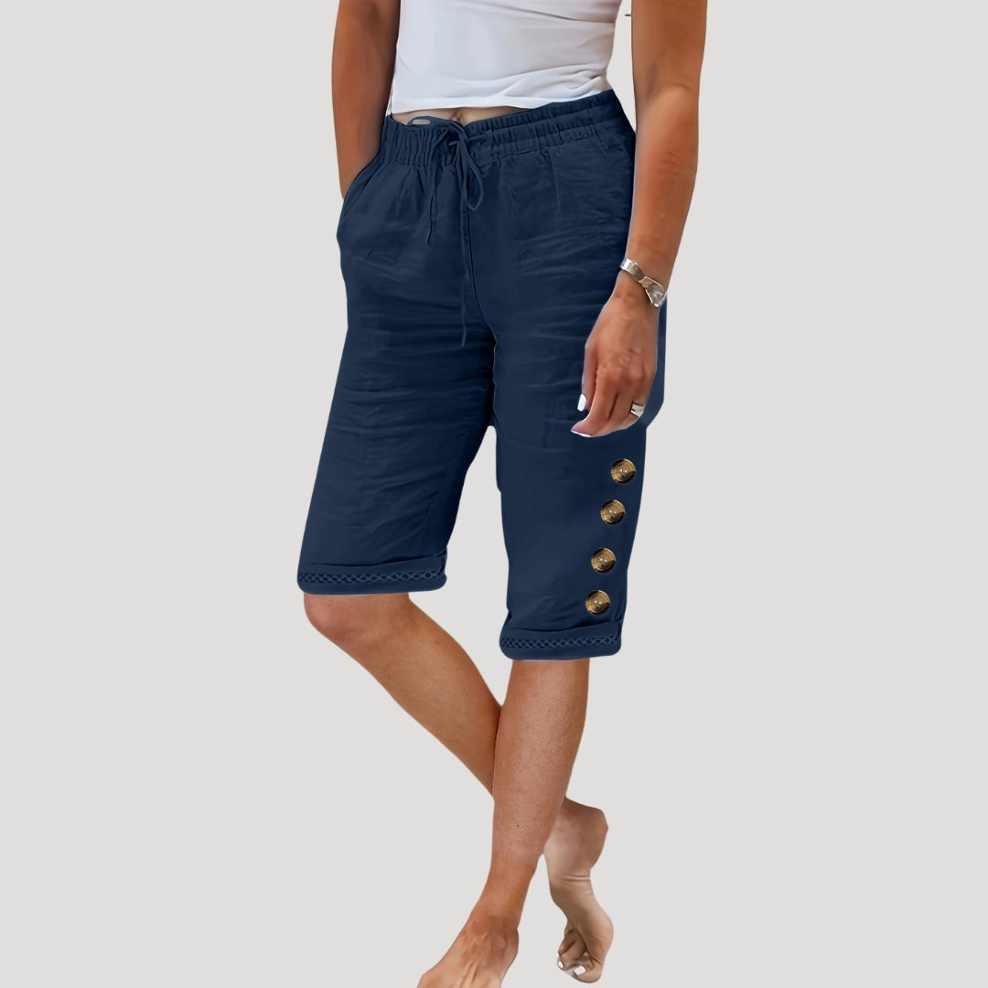 Questa - Lässige knielange Shorts mit Kordelzug und Knöpfen