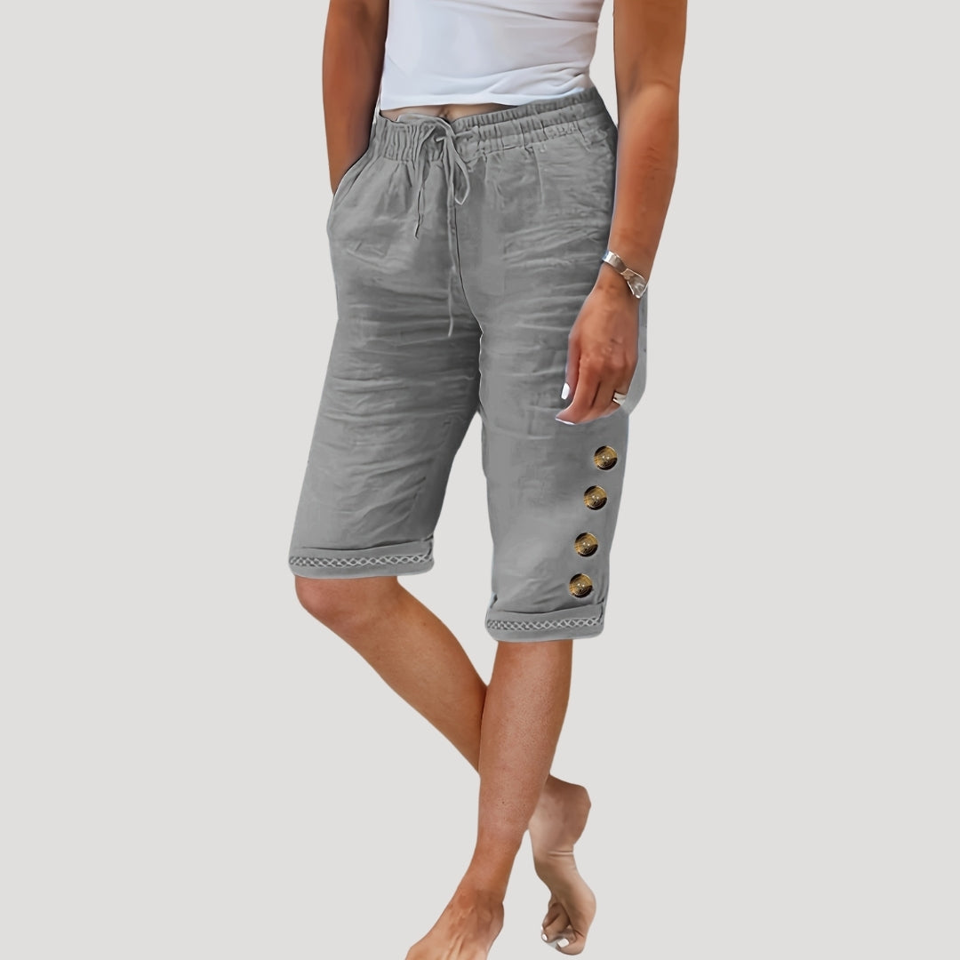 Questa - Lässige knielange Shorts mit Kordelzug und Knöpfen