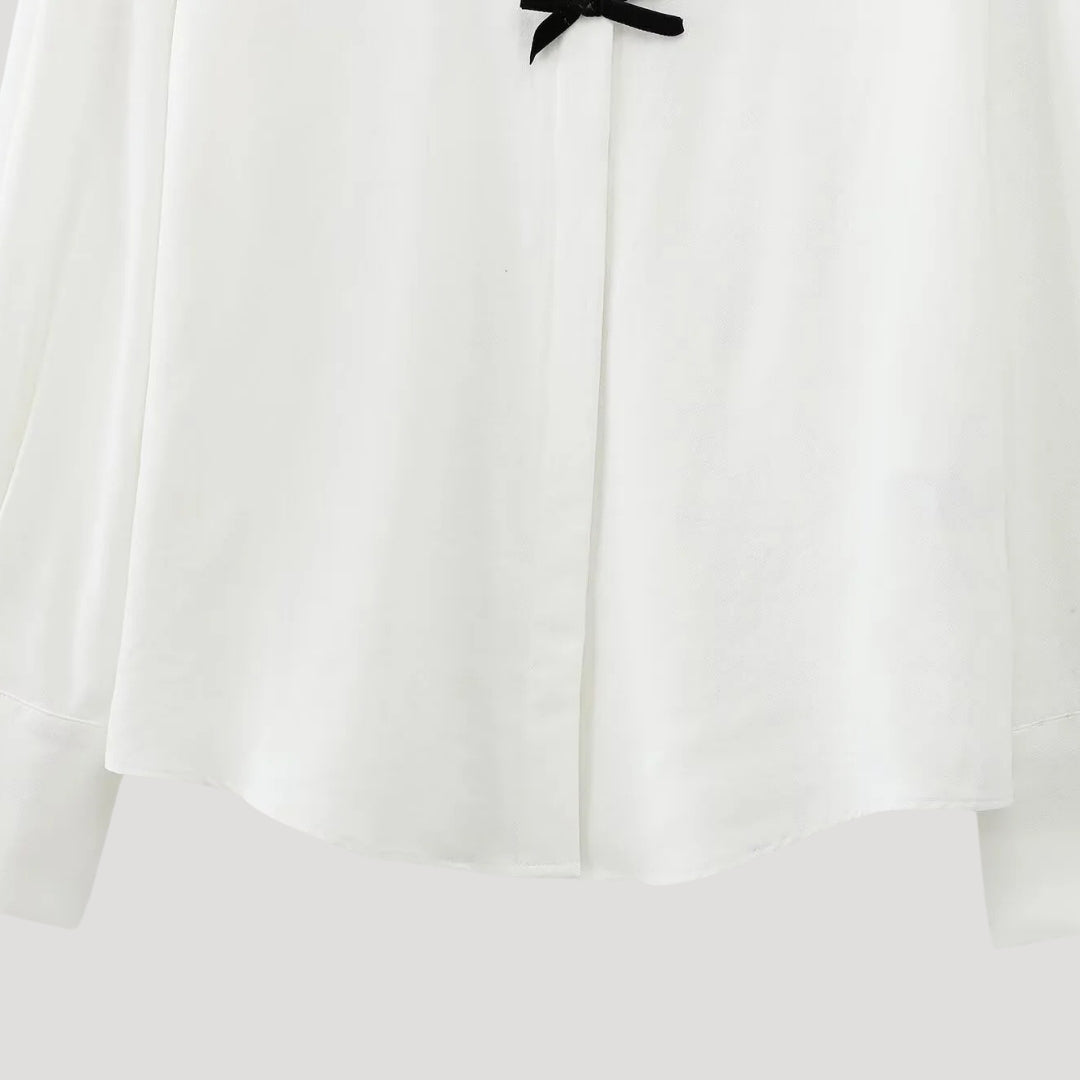 Jupiter - Hemdbluse mit gepunktetem Schleifenmuster